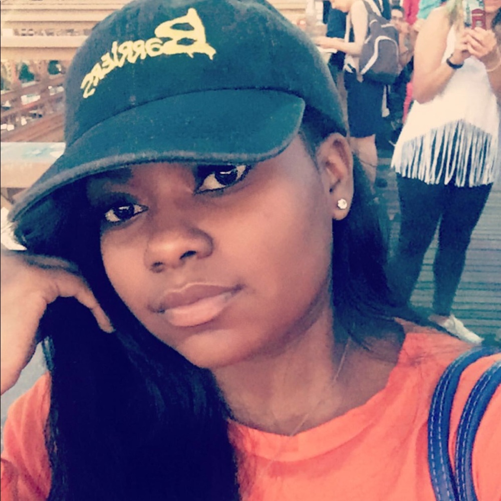 Meet your Posher, Jonelle